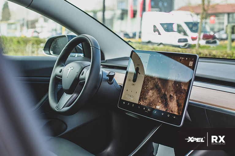 Fahrzeuginnenräume  Schützen Sie die Touchscreens und Innenflächen Ihres Fahrzeugs mit RXTM.